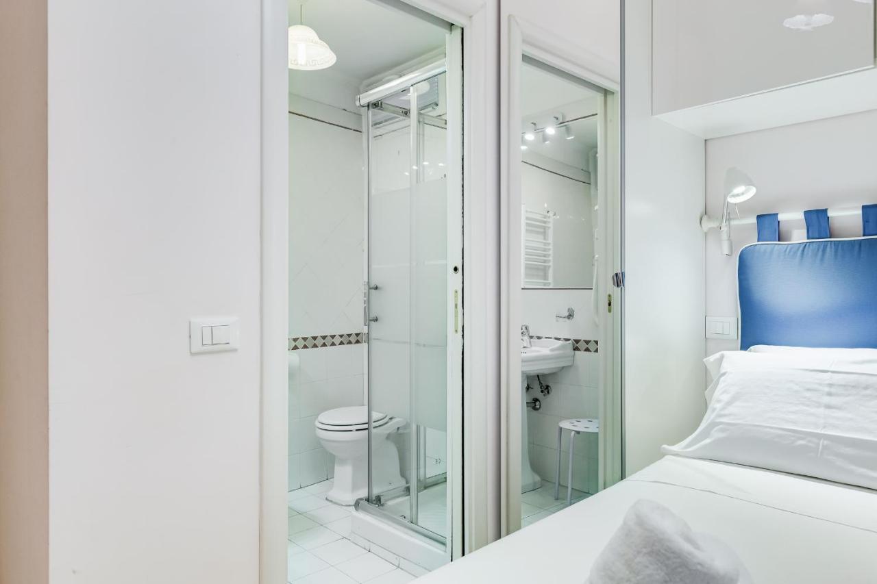 Trevi Fountain Modern Apartment Rom Exteriör bild