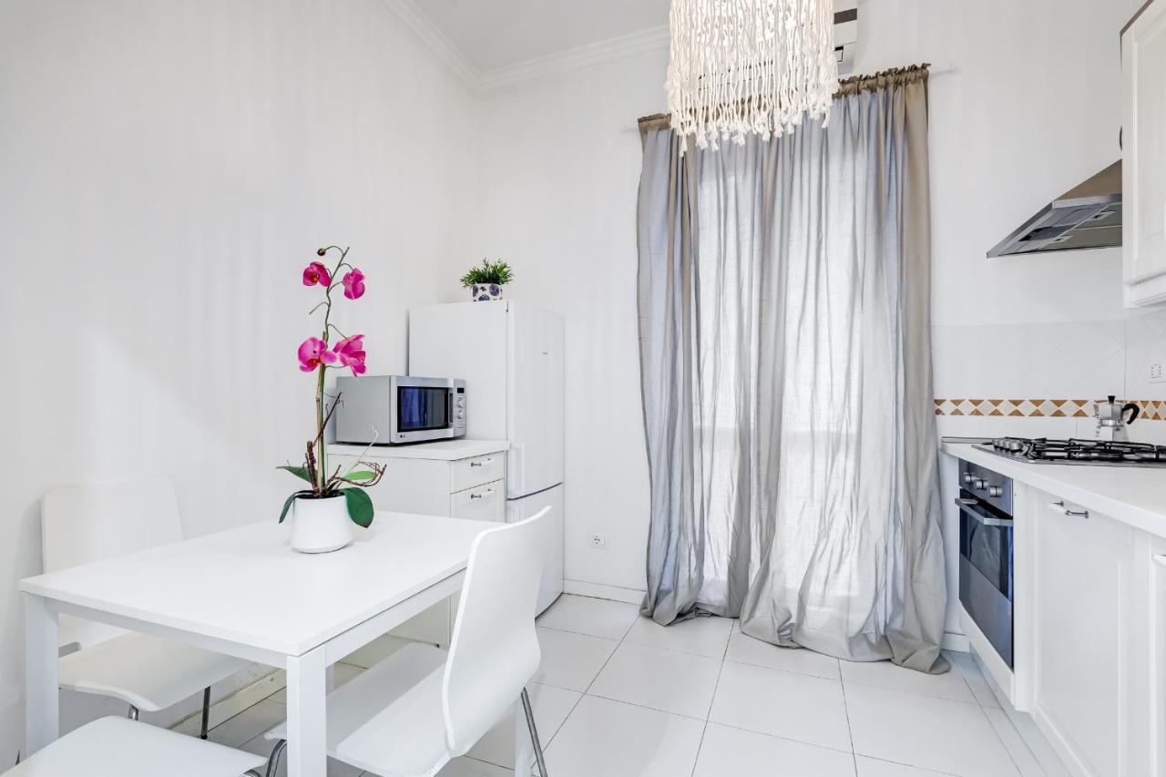 Trevi Fountain Modern Apartment Rom Exteriör bild