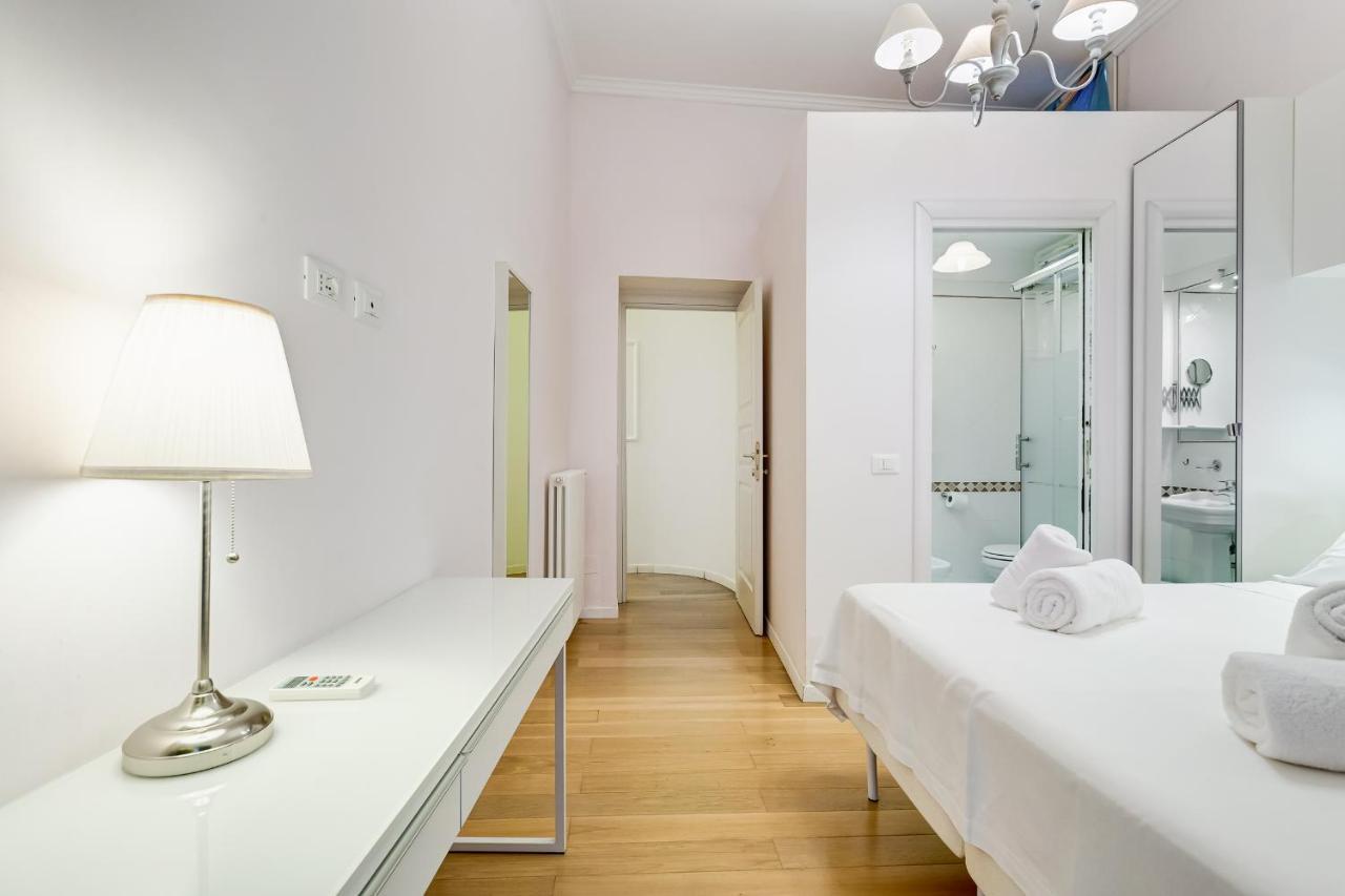 Trevi Fountain Modern Apartment Rom Exteriör bild