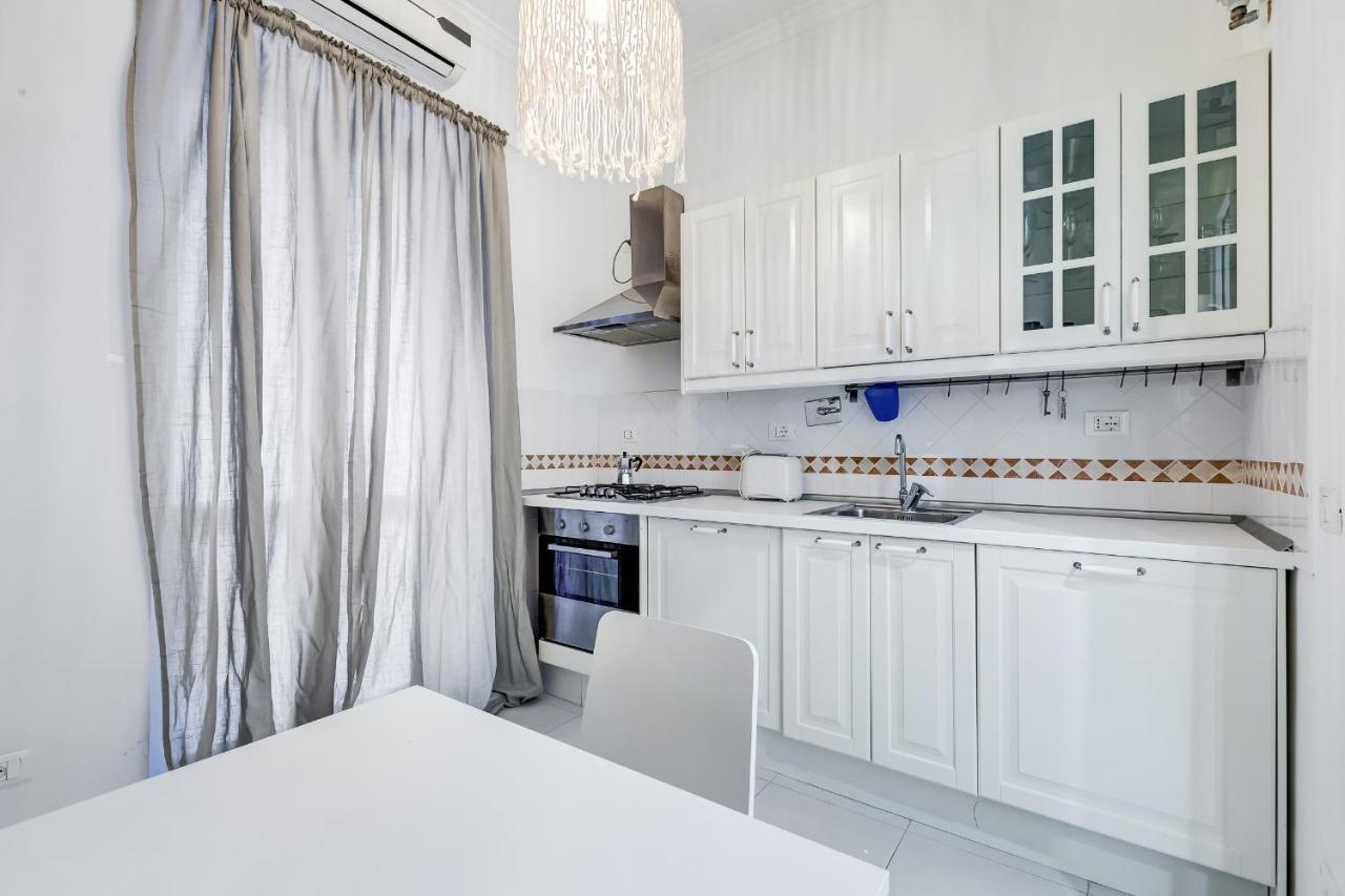 Trevi Fountain Modern Apartment Rom Exteriör bild